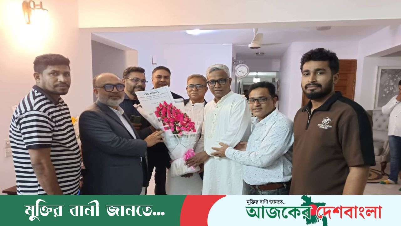 নতুন  প্রতিমন্ত্রী অনিন্দ্য ইসলাম অমিতের সাথে ইঞ্জিনিয়ার টি এস আইয়ুবের সৌজন্য সাক্ষাৎ