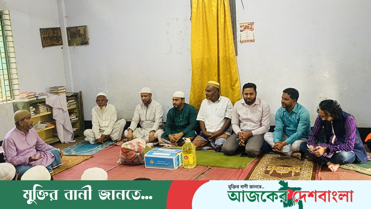 শাজাহানপুরে এতিম শিক্ষার্থীদের মাঝে ইফতার সামগ্রী বিতরণ