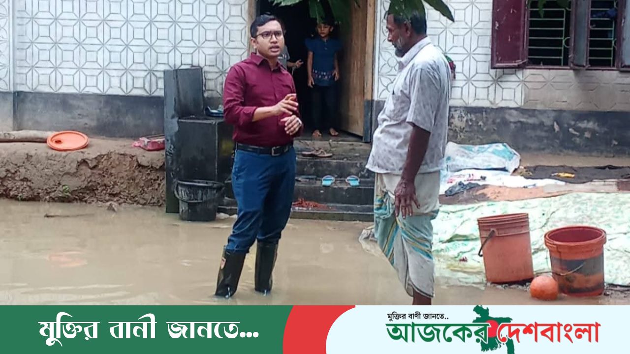 রামগড়ে টানা বৃষ্টিতে ক্ষতিগ্রস্ত এলাকা পরিদর্শনে পৌর প্রশাসক কাজী শামিম