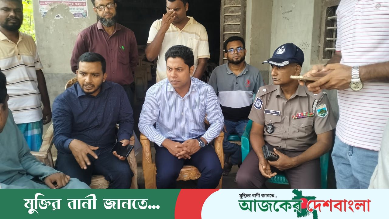 ভোলাহাটে কৃষক কার্ড বিতরণের তথ্য সংগ্রহ কার্যক্রমের উদ্বোধন