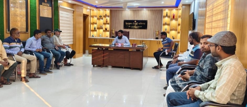 চাঁপাইনবাবগঞ্জের ভোলাহাটে সাংবাদিকদের সাথে ভারপ্রাপ্ত ইউএনও’র মতবিনিময় 