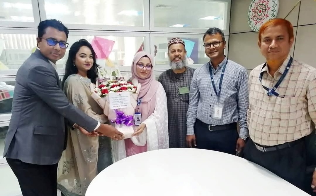 বাংলাদেশ ব্যাংকের যুগ্ম পরিচালক শাহনাজ পারভীন রুমাকে ফুলেল শুভেচ্ছা জানিয়েছে চৌদ্দগ্রাম ব্যাংকার্স সোসাইটি