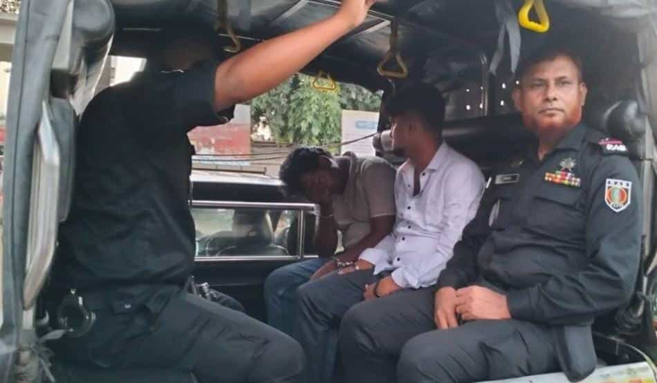 আক্কেলপুর হাসপাতাল চত্বরে ইয়াবা বিক্রির সময় দুই মাদক ব্যবসায়ী আটক