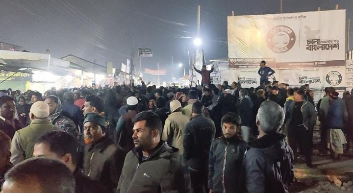 বিলবোর্ড লাগানো নিয়ে জামায়াত ও বিএনপির উত্তেজনা, পুলিশ মোতায়েন